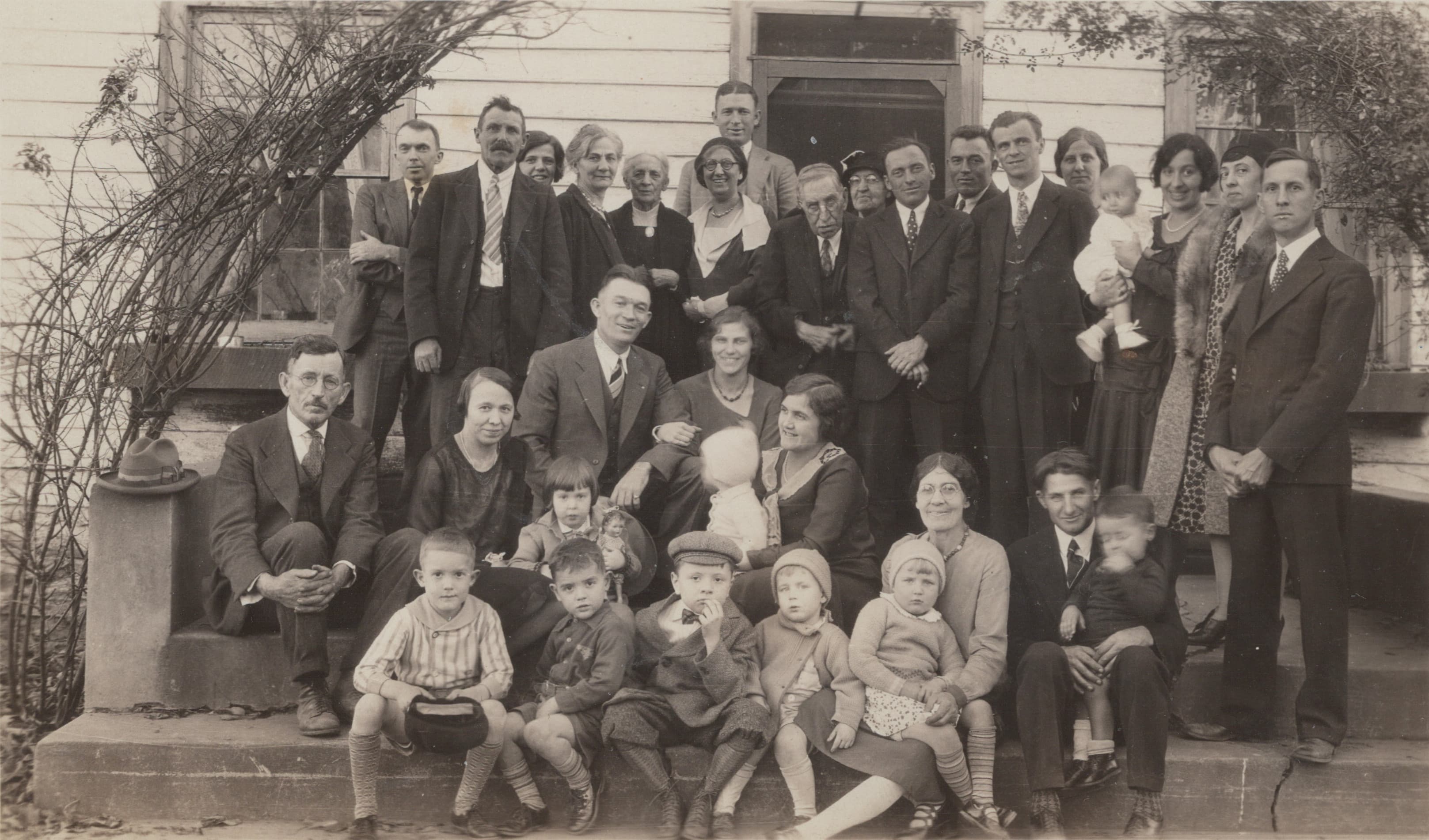 The McDonald family gathered on the porch at Glencoe Farm in 1929